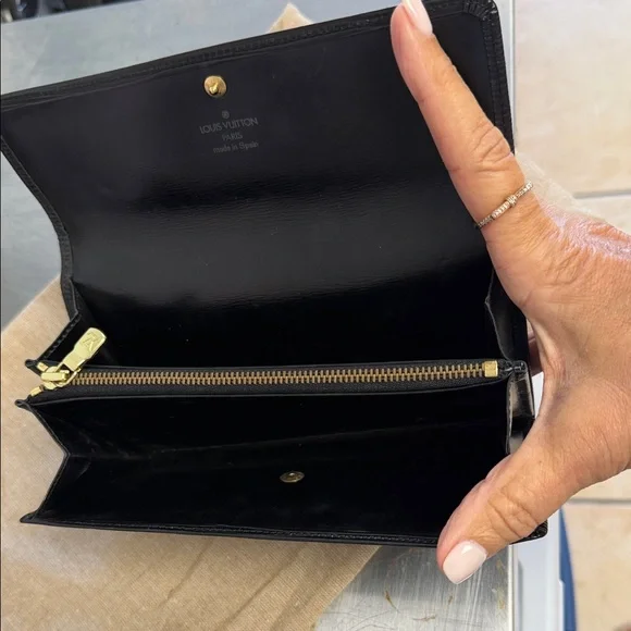 Louis Vuitton Ebony Textured Clutch - Picture 5 of 7